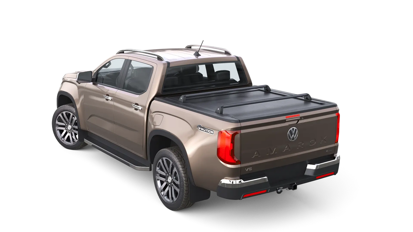 Kit 2 barres de toit cargo MountainTop pour Ford Ranger et VW Amarok 2023+, montées sur véhicule pour transport de chargement.
