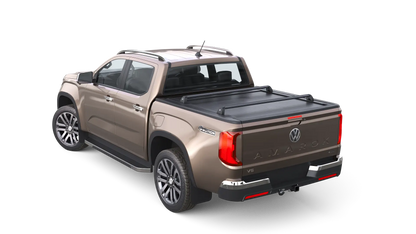 Kit 2 barres de toit cargo MountainTop pour Ford Ranger et VW Amarok 2023+, montées sur véhicule pour transport de chargement.