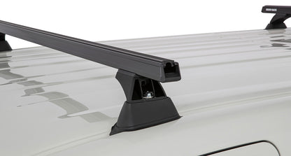 Kit de 3 barres de toit noires RHINO-RACK 1650mm pour Toyota Hiace VI 2019+ avec pieds, robuste et durable.