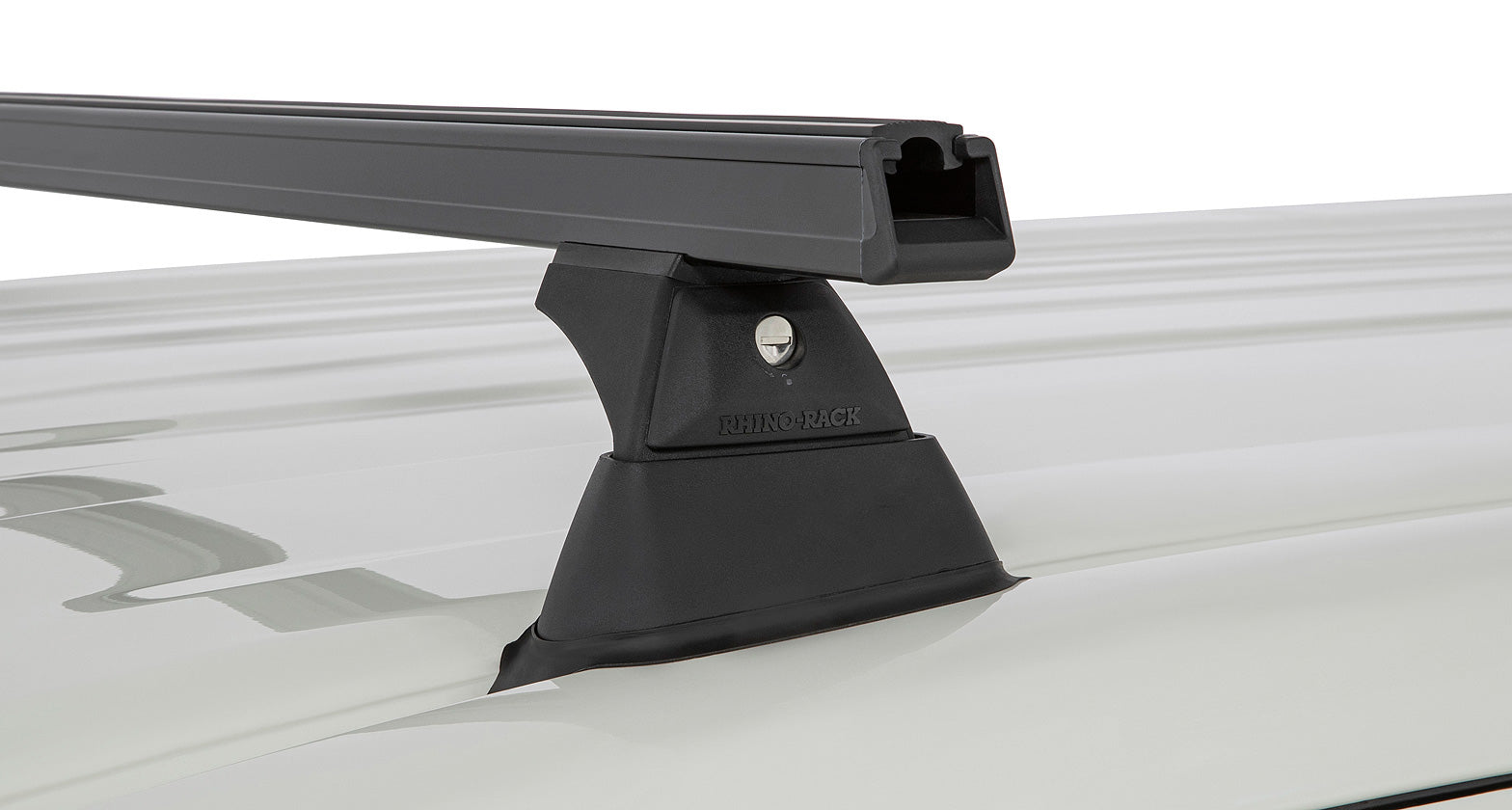 Kit de 3 barres de toit noires Rhino-Rack Heavy Duty pour Toyota Hiace Gen VI 2019+, avec pieds, longueur 1650 mm.