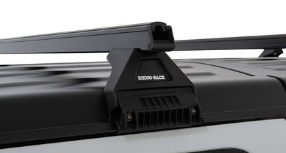 Kit de 3 barres de toit noires Heavy Duty de 1500mm avec pieds RL110 pour Jeep Wrangler JL 2019+ de la marque RHINO-RACK.