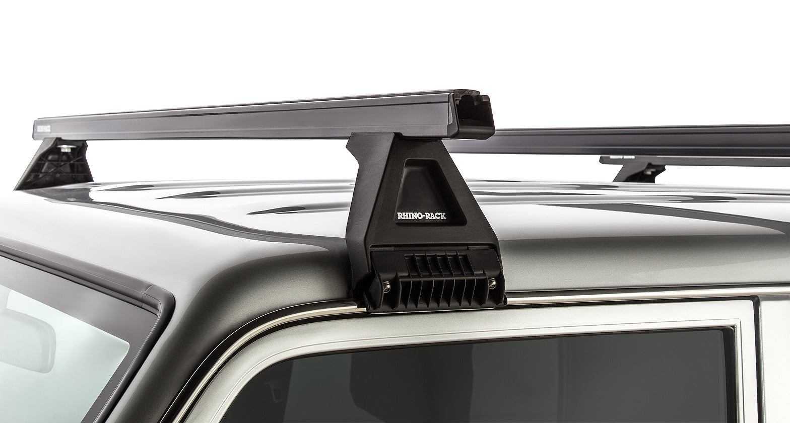 Kit de 3 barres de toit noires Heavy Duty de 1500mm avec pieds pour Toyota Land Cruiser série 76 2007+ de RHINO-RACK.