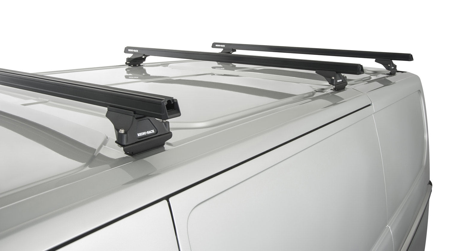 Kit 3 barres de toit noires Heavy Duty RHINO-RACK avec pieds pour Ford Transit Custom 2014+ visible dans l’image.