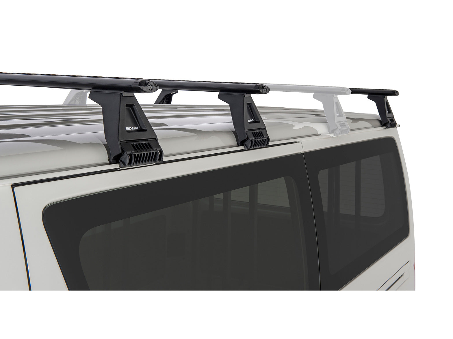Kit de 3 barres de toit Rhino-Rack Sportz 1500mm pour Toyota Hiace 1989-2005, vue des barres en métal robustes.