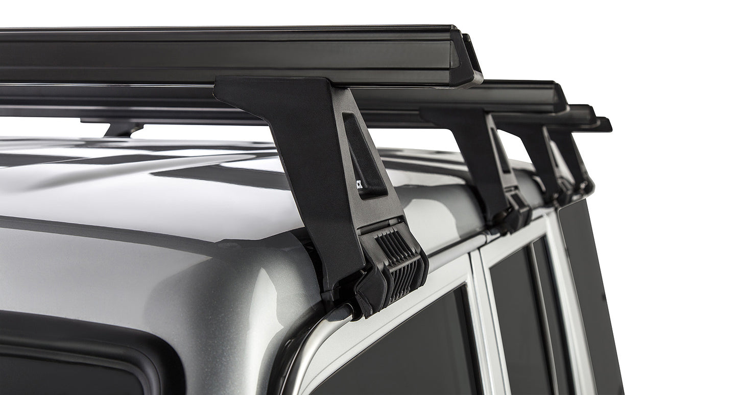 Kit de 4 barres de toit noires Heavy Duty 1500mm avec pieds pour Toyota Land Cruiser série 76 2007+ de la marque RHINO-RACK.