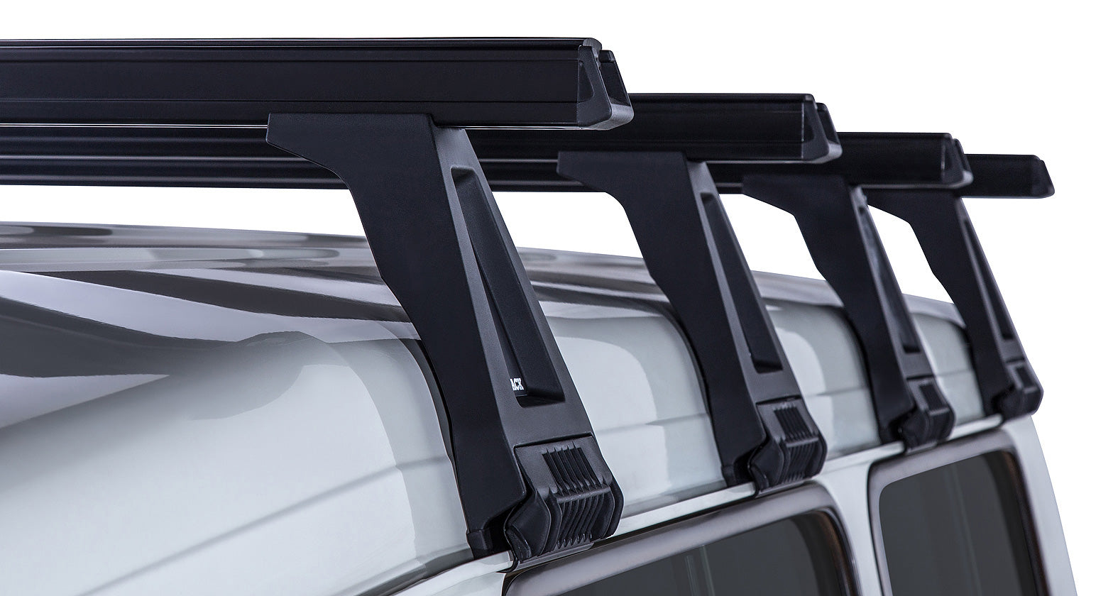 Kit de 4 barres de toit noires Heavy Duty de 1500mm avec pieds pour Toyota Land Cruiser série 78 2007+ de marque RHINO-RACK.