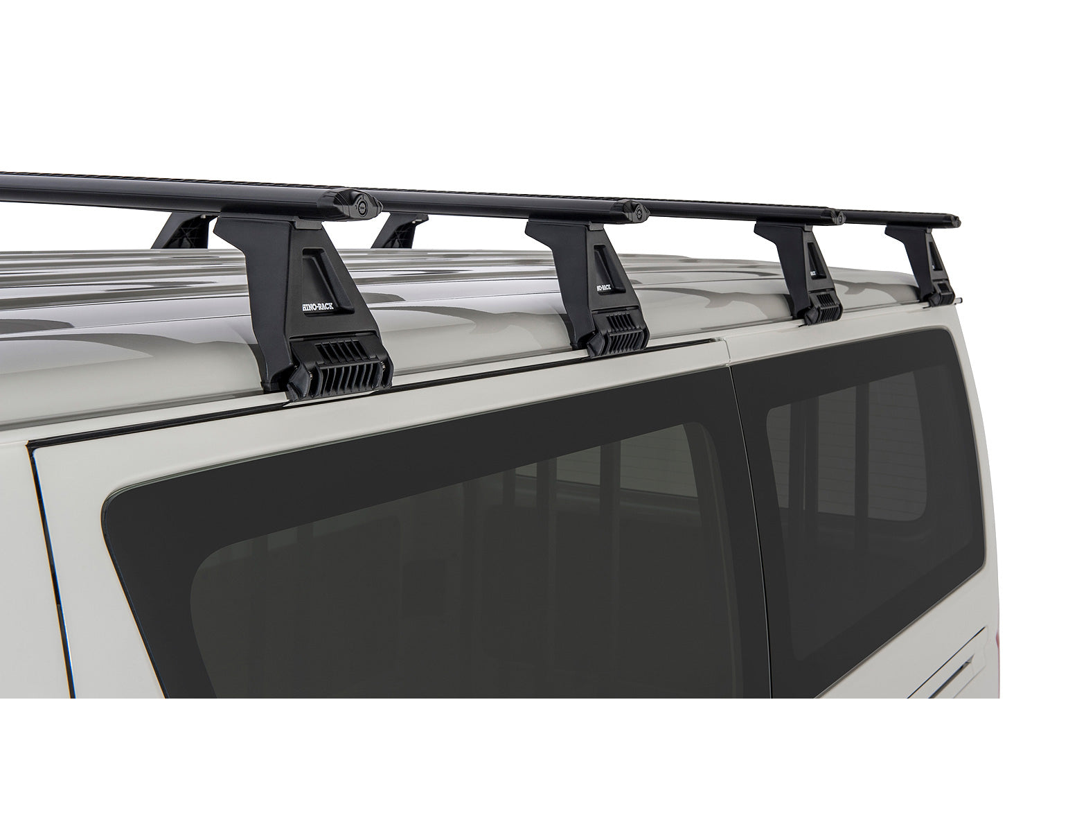 Kit de 4 barres de toit Rhino-Rack Sportz 1500mm pour Toyota Hiace 1989-2019, montées sur le toit du véhicule.