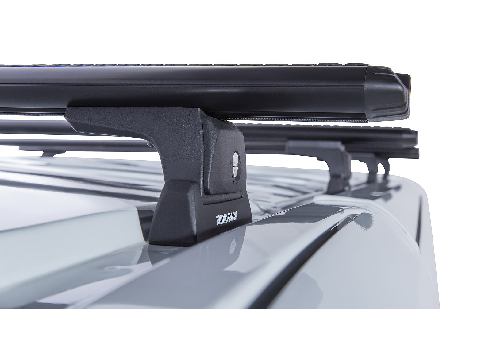 Kit de 4 barres de toit Rhino-Rack Sportz 1650mm pour Renault Trafic X82 SWB Low Roof 2015+ sur véhicule.