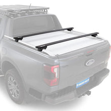 Kit de 2 barres de toit RHINO-RACK SPORTZ BAR pour Ford Ranger, Raptor et Amarok 2023+, vue de face avec fixation.