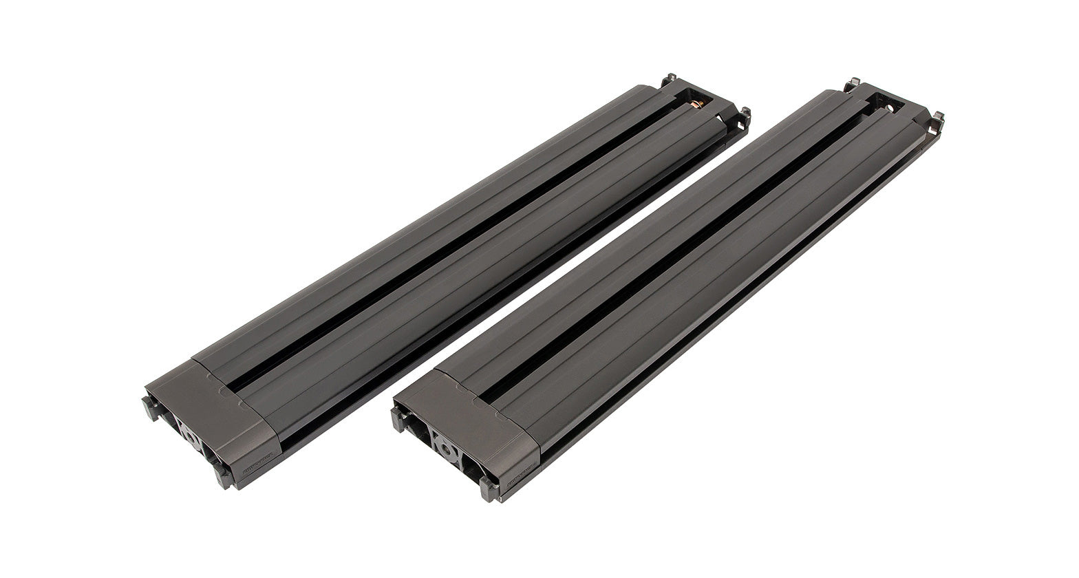 Paired bars de toit Reconn-Deck NS de 750mm de la marque RHINO-RACK, installation sur véhicule tout-terrain.