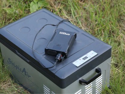 Batterie portable ONTAP LiFePO4 9,6Ah avec plusieurs ports pour appareils électroniques.