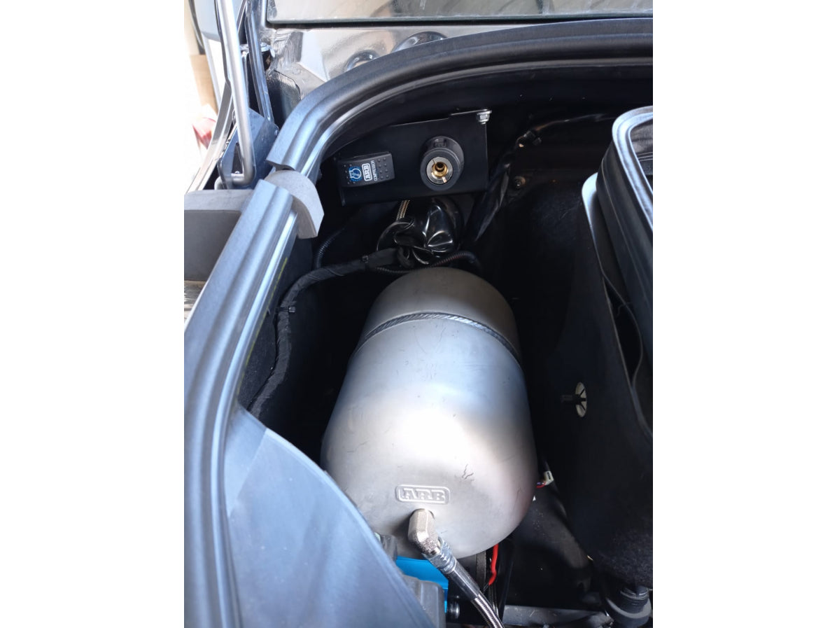 Kit d'installation pour compresseur d'air double ARB N4 OFFROAD dans le compartiment moteur d'un Mercedes Sprinter W907 N4-Offroad