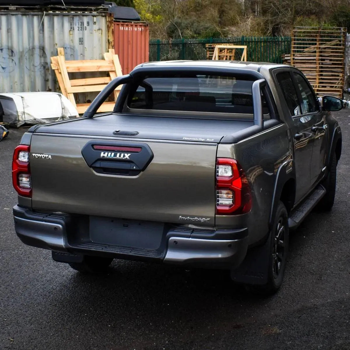 Couvre Benne MTR Toyota Hilux REVO 2016+ Double Cab | Noir Mountain Top sur Xperts4x4 Accessoires 4x4 Off-Road