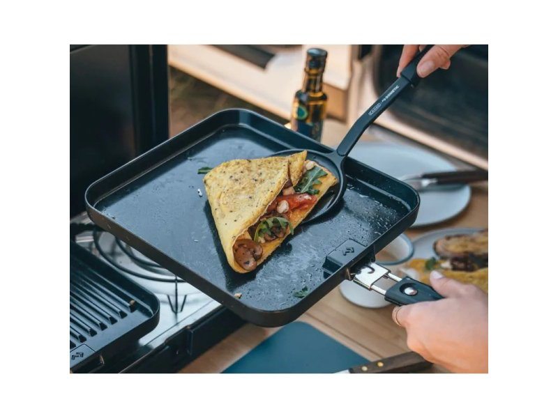 Plaque de cuisson lisse Cadac 2 Cook avec poignée amovible sur Xperts4x4 Accessoires 4x4 Off-Road
