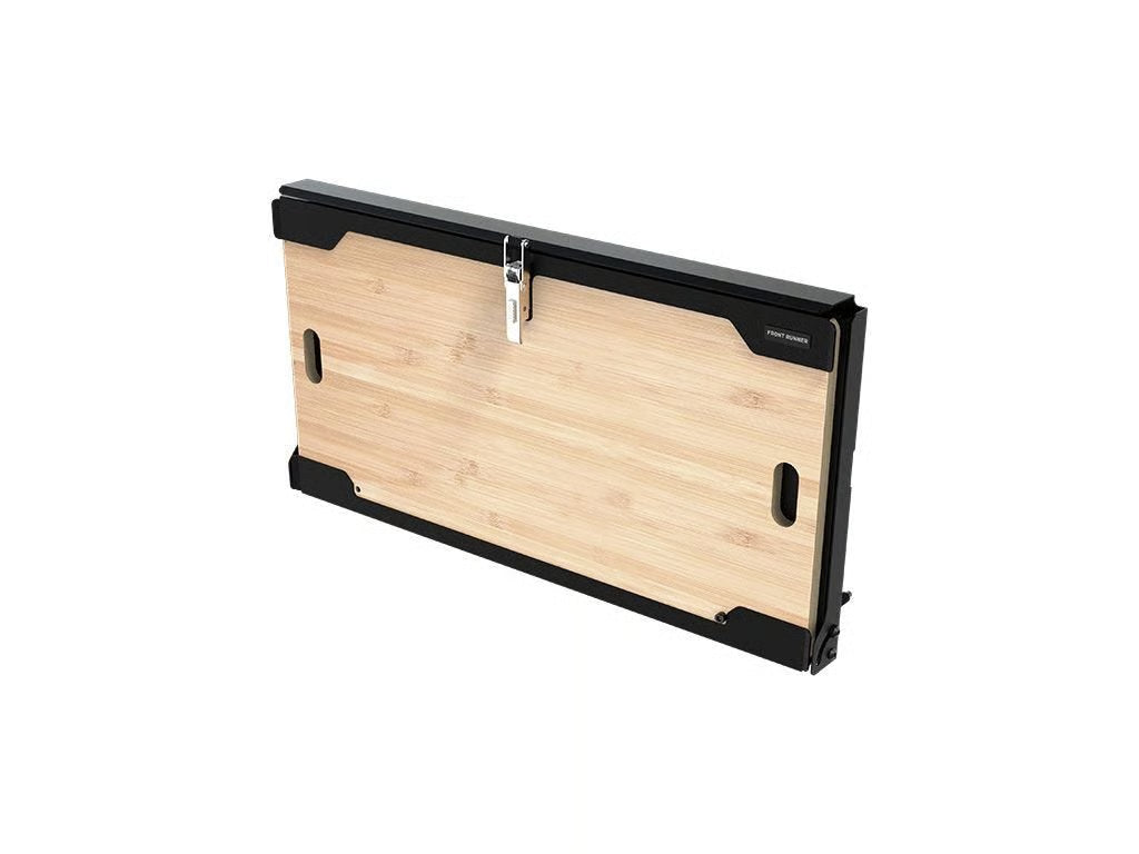 Table pliante de porte arrière Front Runner pour 4x4 tout-terrain, robuste et pratique pour cuisine extérieure, installation facile.