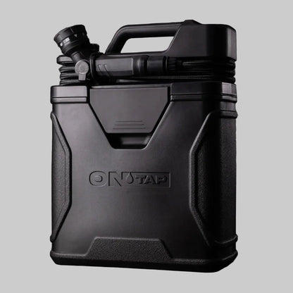 Douche portable ONTAP ROAM 16L pour bivouac, avec pommeau et réservoir d'eau, idéale pour le confort en plein air.