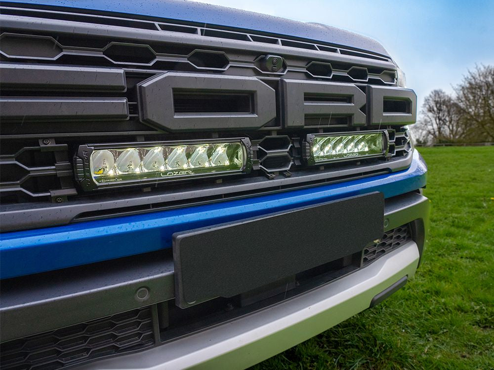 Kit de calandre LED Lazer Triple-R 850 pour Ford Ranger Raptor 2023+, éclairage LED robuste et haute performance.