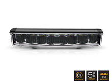 Phare LED compact LAZER LAMPS AIR-130 Elite avec 12500 lm, éclairage puissant pour véhicules tout-terrain, en position allumée.