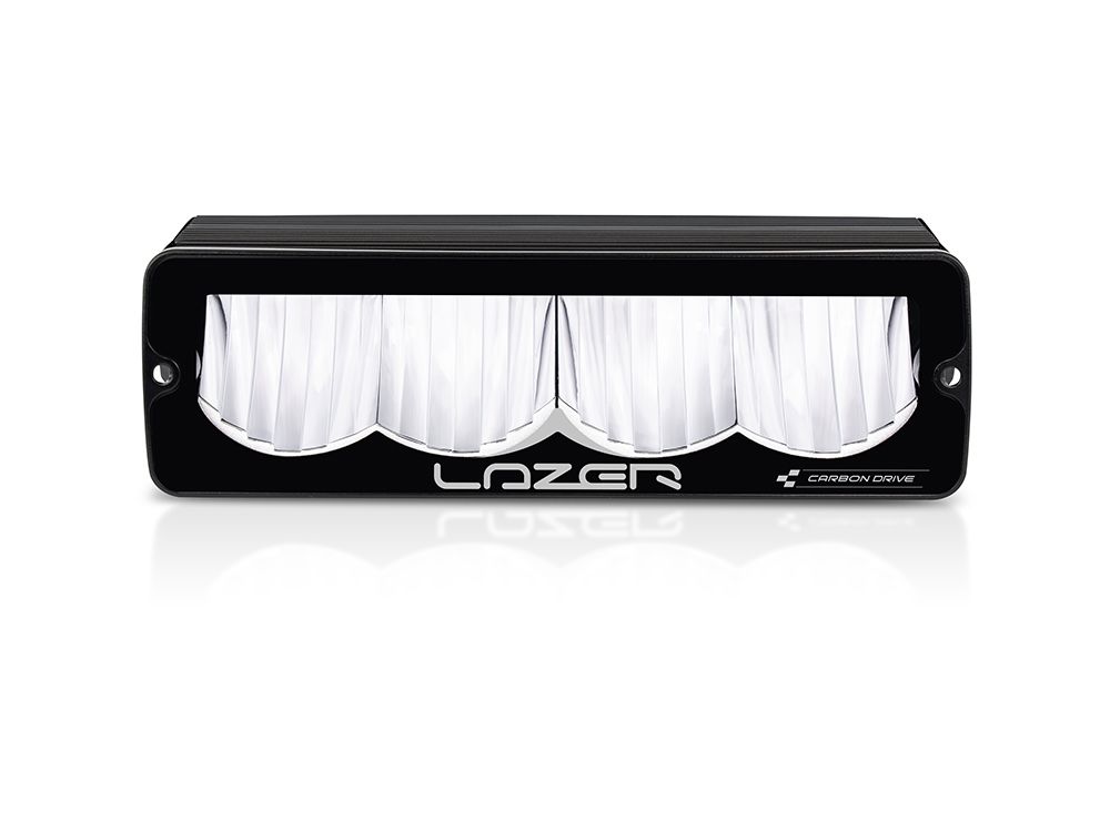 Phare LED compact LAZER LAMPS Carbon-4 Conduite Gén.3 avec fixation latérale, éclairage LED pour véhicule tout-terrain.
