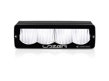 Phare LED compact LAZER LAMPS Carbon-4 Conduite Gén.3 avec fixation latérale, éclairage LED pour véhicule tout-terrain.