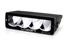 Projecteur LED compact LAZER LAMPS Carbon-4 Spot Gén.3 avec fixation latérale, éclairage puissant pour véhicules tout-terrain.
