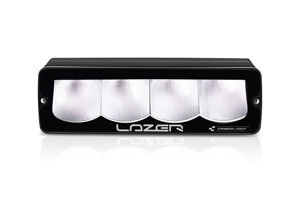Projecteur LED compact LAZER LAMPS Carbon-4 Spot Gén.3 avec fixation latérale, éclairage LED robuste pour véhicule tout-terrain.