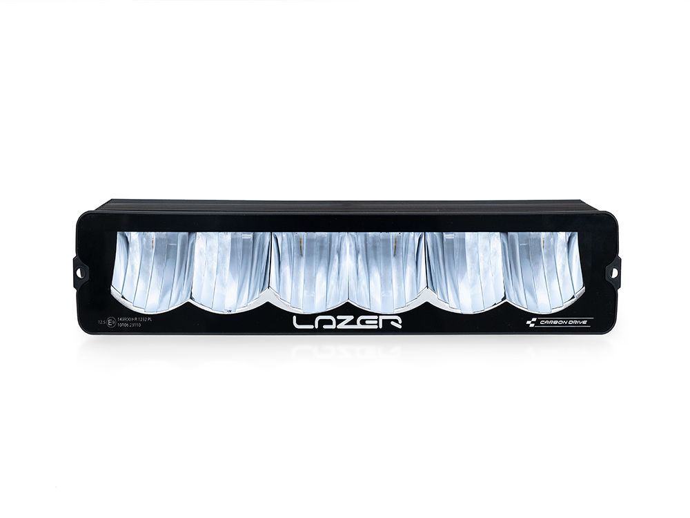 Projecteur LED LAZER LAMPS Carbon-6 DRIVE Gén.3, phare compact à LED avec 9360 lm pour un éclairage puissant et efficace.