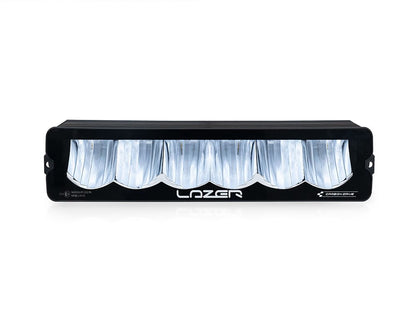 Projecteur LED LAZER LAMPS Carbon-6 DRIVE Gén.3, phare compact à LED avec 9360 lm pour un éclairage puissant et efficace.