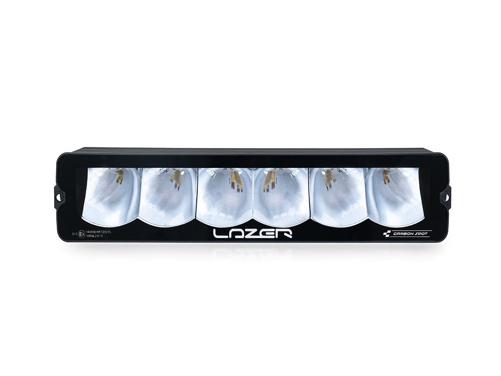 Phare LED compact LAZER LAMPS Carbon-6 SPOT Gén.3 avec 9360 lm, éclairage LED puissant pour véhicules tout-terrain.