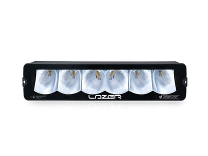 Phare LED compact LAZER LAMPS Carbon-6 SPOT Gén.3 avec 9360 lm, éclairage LED puissant pour véhicules tout-terrain.