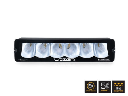 Phare LED LAZER LAMPS Carbon-6 en mode Spot, jaune, compact avec 9360 lm, éclairage LED puissant pour véhicule tout-terrain.