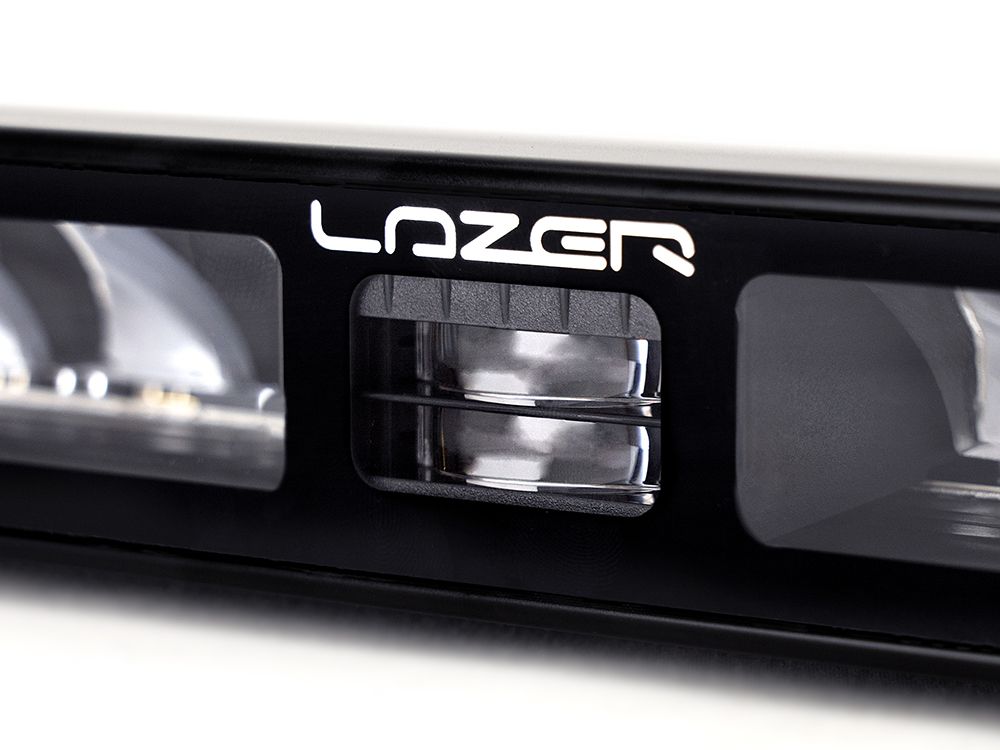 Barre LED LAZER LAMPS Linear-18 Elite i-LBA avec 18000 lm, éclairage LED puissant pour véhicules tout-terrain.