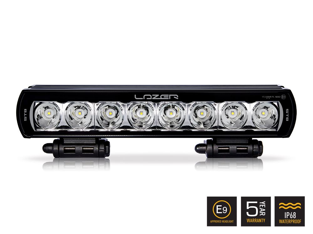 Barre LED slim LAZER LAMPS ST8 Évolution avec lumière blanche 8272 lm, pour éclairage LED robuste et performant.