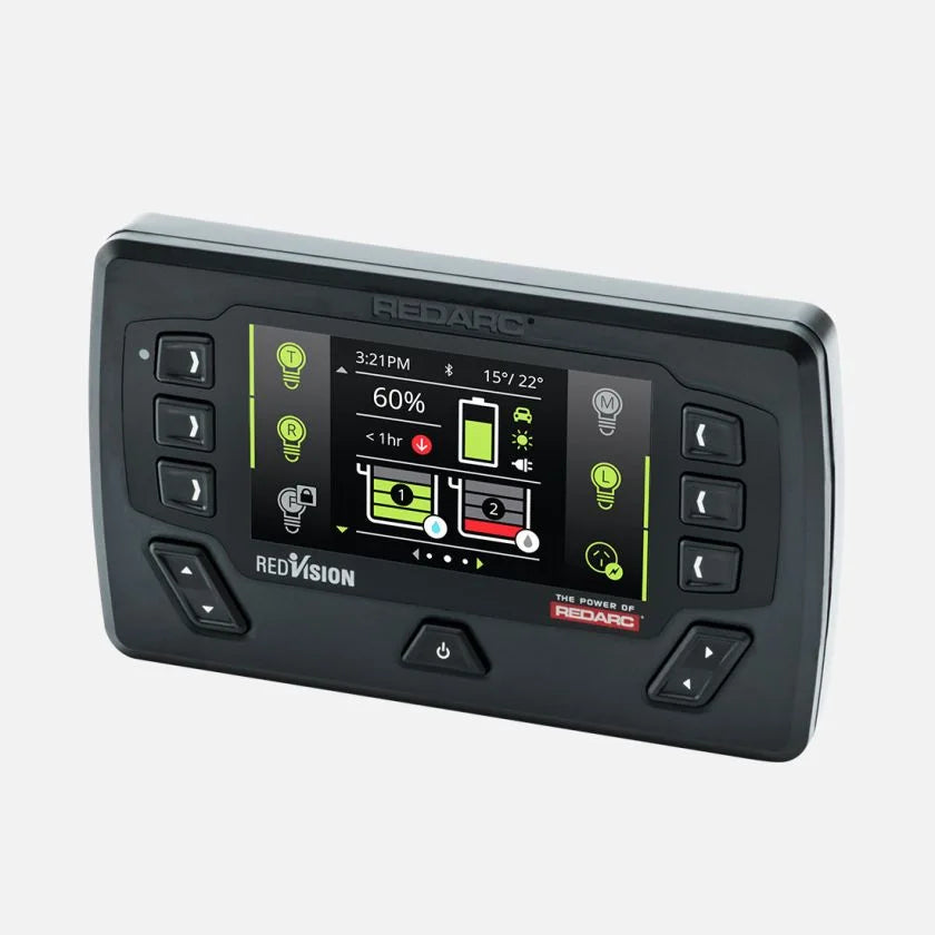 Système de gestion de batterie REDARC Soli BCDC Alpha50R TVMS Rogue, affichage numérique, connecteurs et composants électroniques visibles.