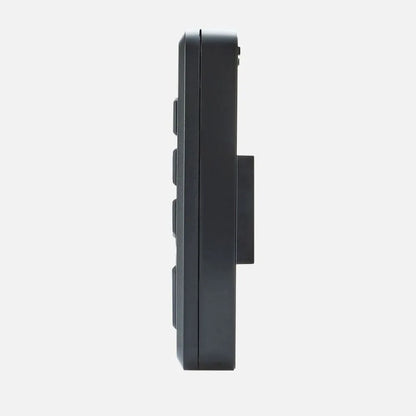 Système de gestion de batterie REDARC SOLI BCDC Alpha50R avec écran TVMS Rogue pour autonomie et énergie automobile.