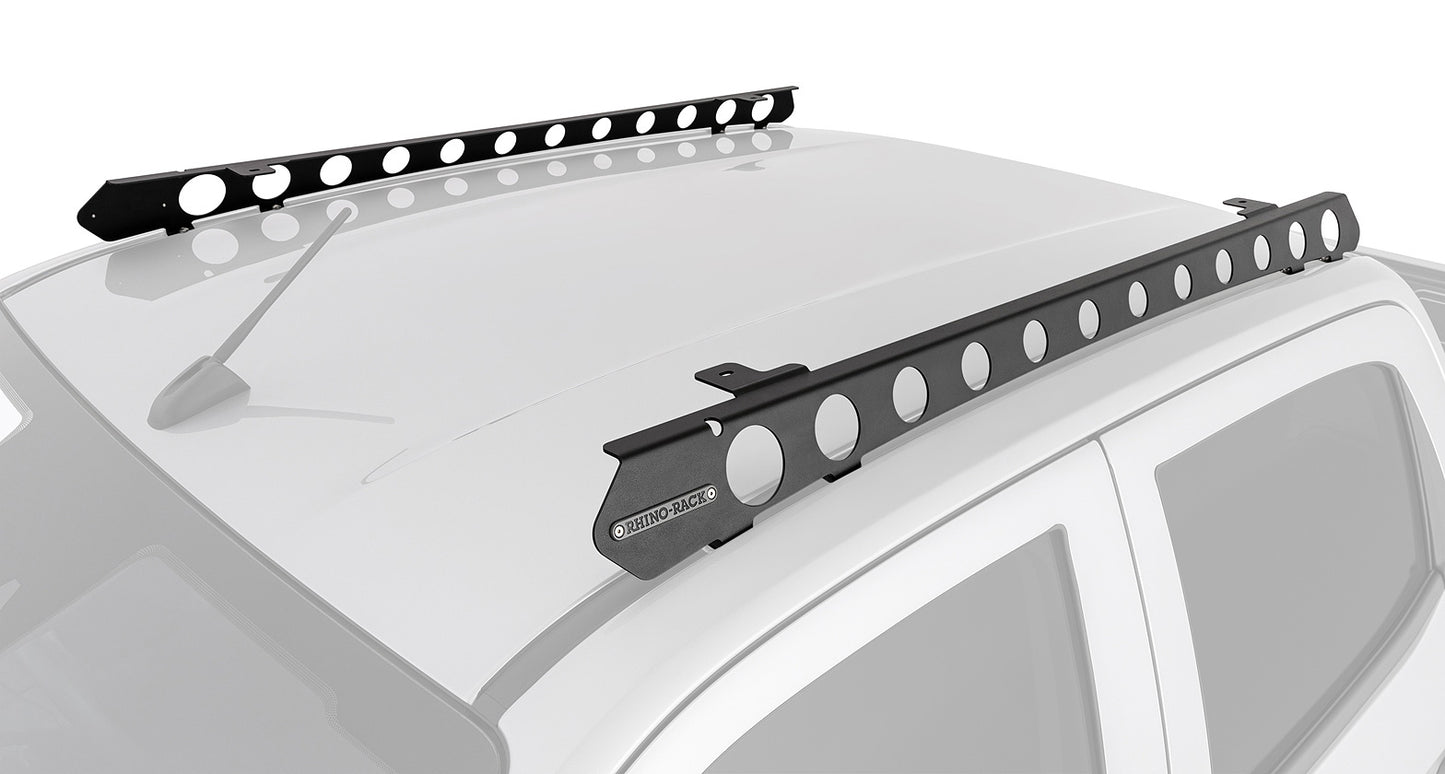 Galerie de toit Pioneer et Backbone de RHINO-RACK pour Isuzu D-Max N60 Double Cab 2020, vue de côté avec barres robustes