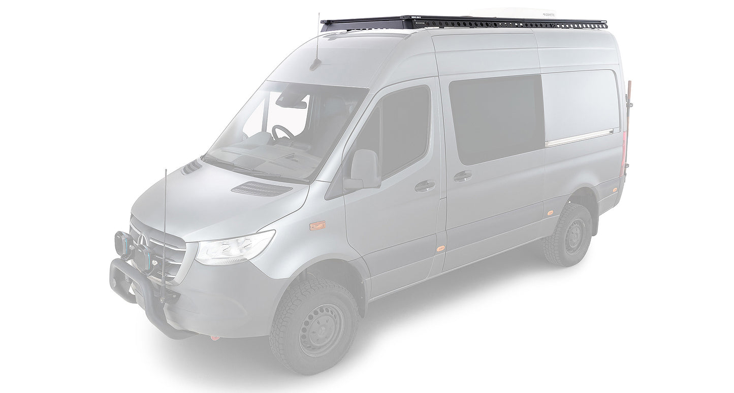 Galerie de toit Rhino-Rack Backbone pour Mercedes Sprinter W906 W907 4x4, support robuste pour accessoires de chargement.