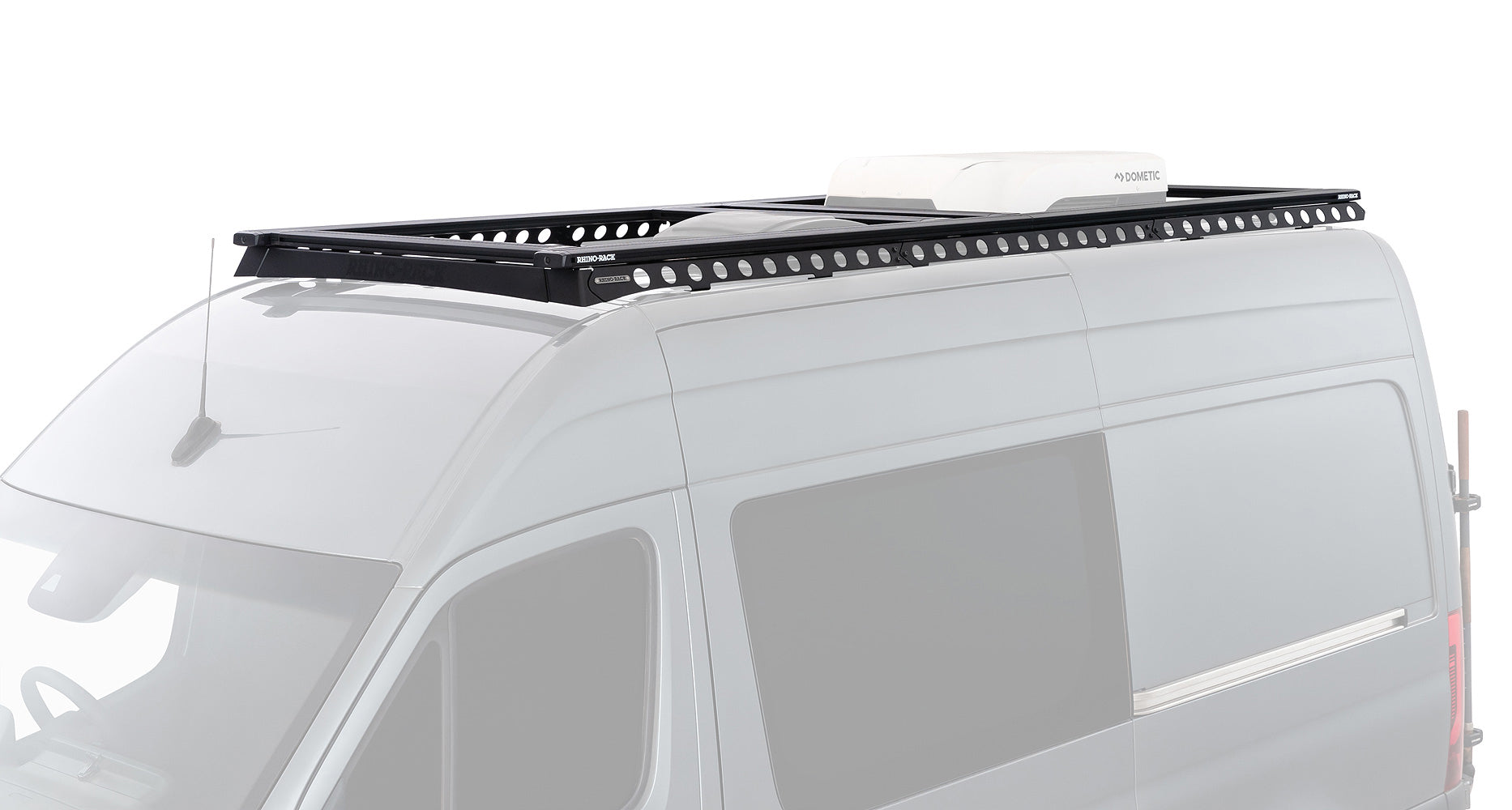 Kit galerie de toit Rhino-Rack Backbone pour Mercedes Sprinter W906 W907 4x4, montage robuste et solide sur le toit du véhicule.
