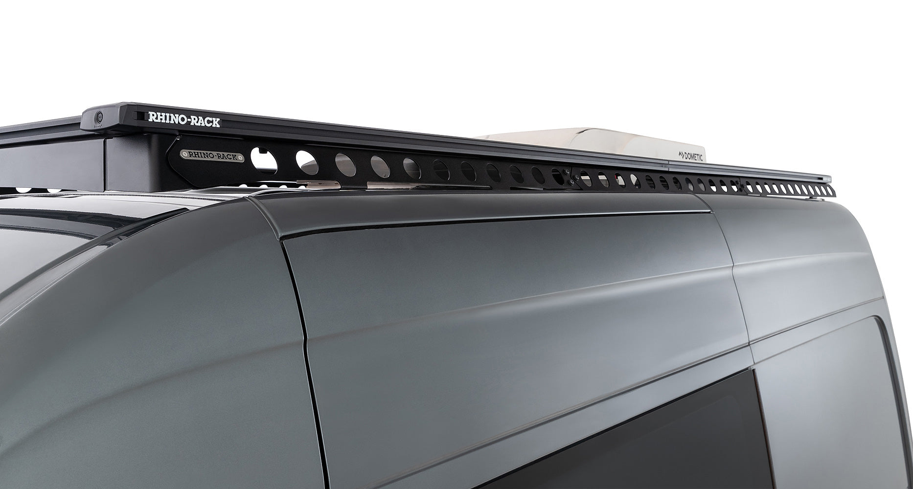Galerie de toit Rhino-Rack Backbone pour Mercedes Sprinter W906/W907 4x4, support robuste pour accessoires de chargement.