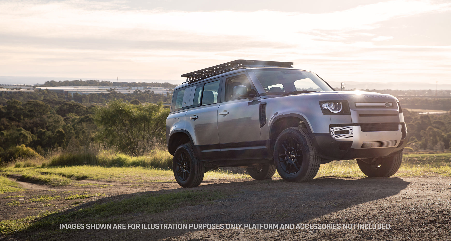 Galerie de toit RHINO-RACK Pioneer pour Land Rover Defender II 110 L663 2020+ vue de côté, robuste et adaptée au véhicule.