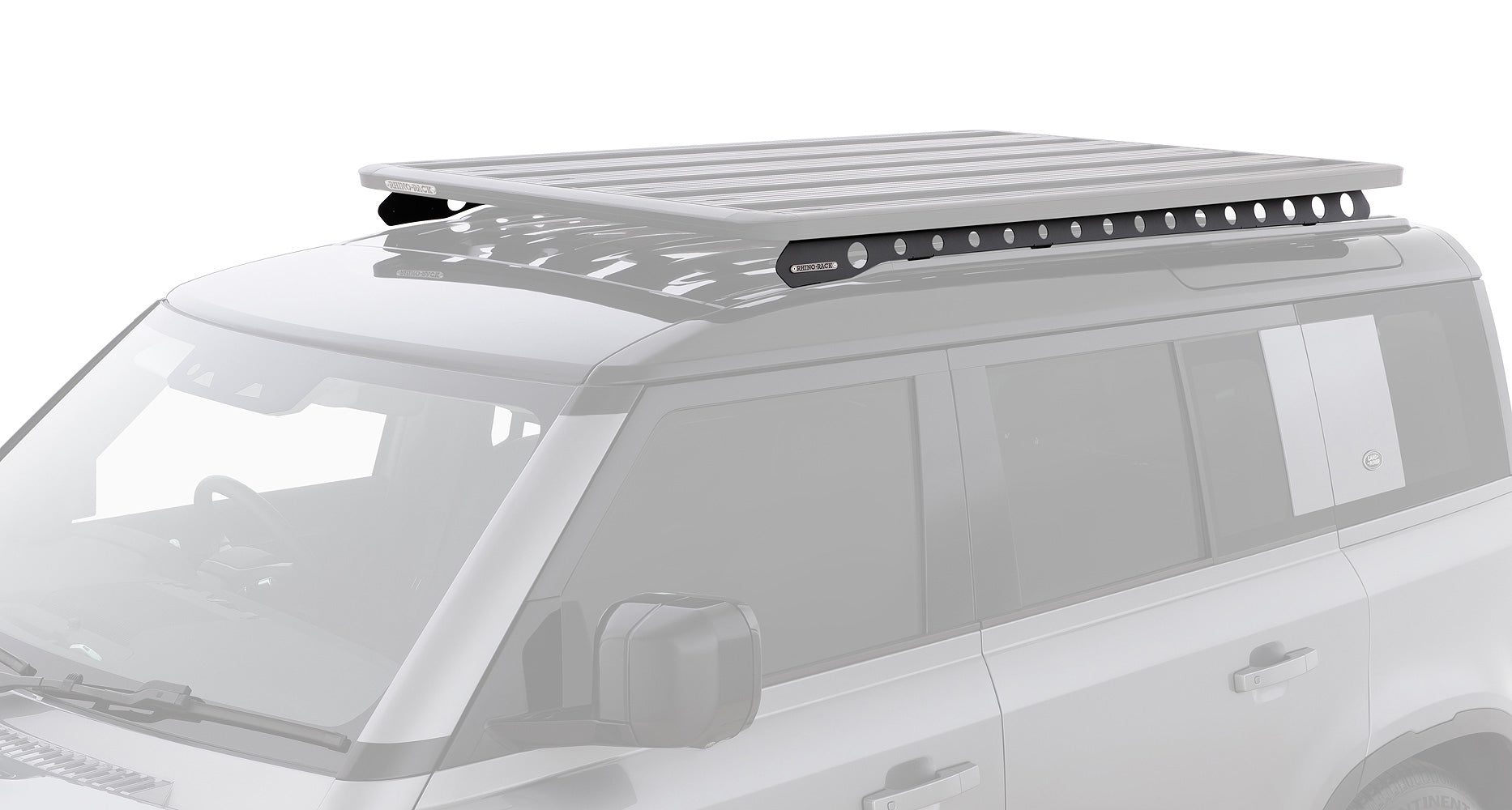 Galerie de toit Rhino-Rack Pioneer pour Land Rover Defender II 110 L663 2020+, fixation robuste, vue de profil.