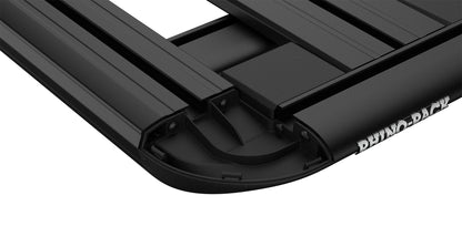 Galerie de toit Rhino-Rack Pioneer pour Land Rover Defender 110 de 1993 à 2020, 2700x1472mm, vue de face.