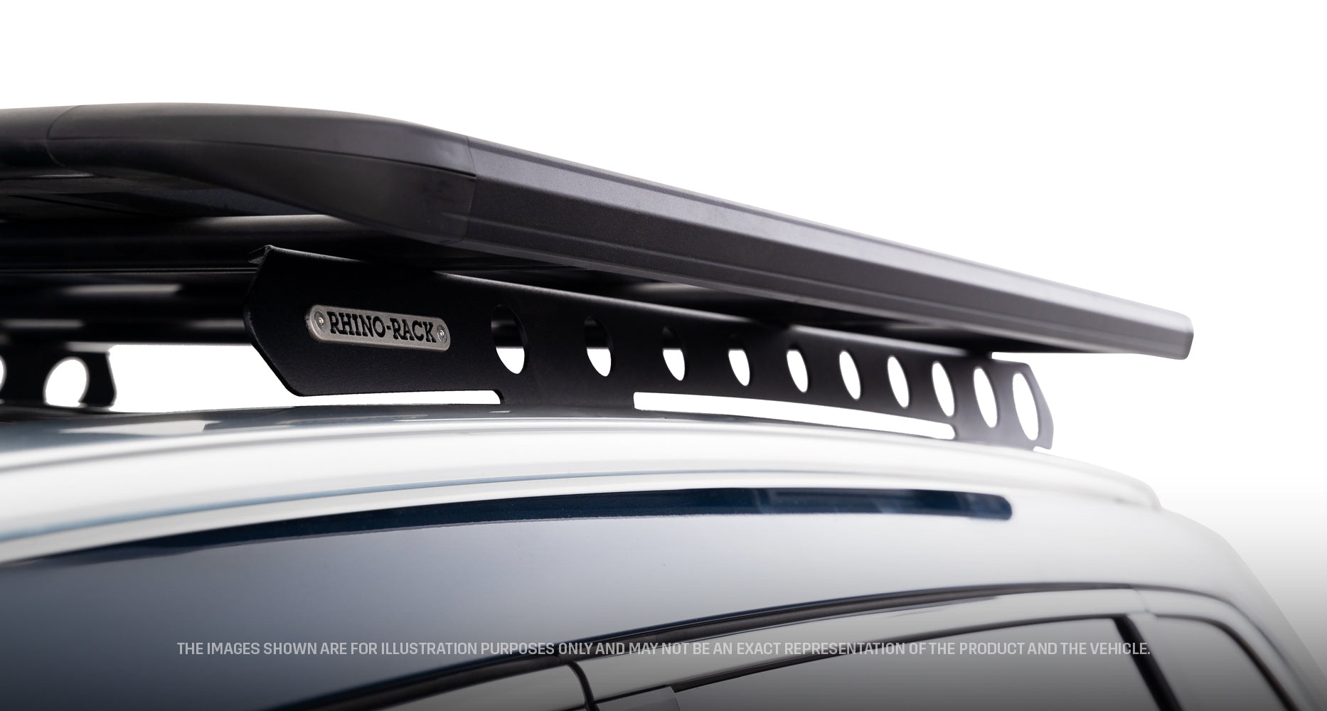 Galerie de toit Rhino-Rack Pioneer 6 pour Honda CR-V 2017+ avec barres robustes et fixation solide, vue de côté.