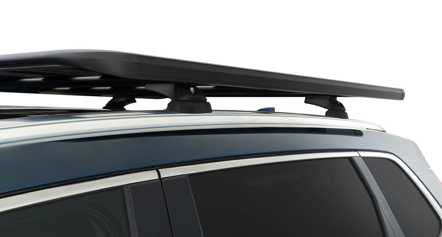 Kit galerie de toit Rhino-Rack Pioneer 6 pour Honda CR-V 5e génération 2017-2023, vue de côté, fixation robuste.
