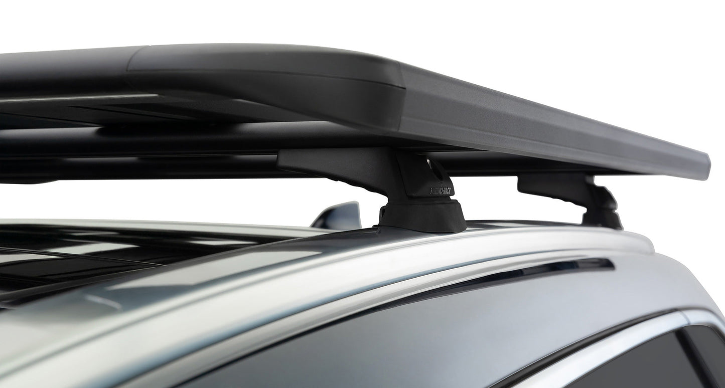 Kit galerie de toit Rhino-Rack Pioneer 6 pour Honda CR-V 6ème génération 2023, vue de côté avec barres de toit robustes.