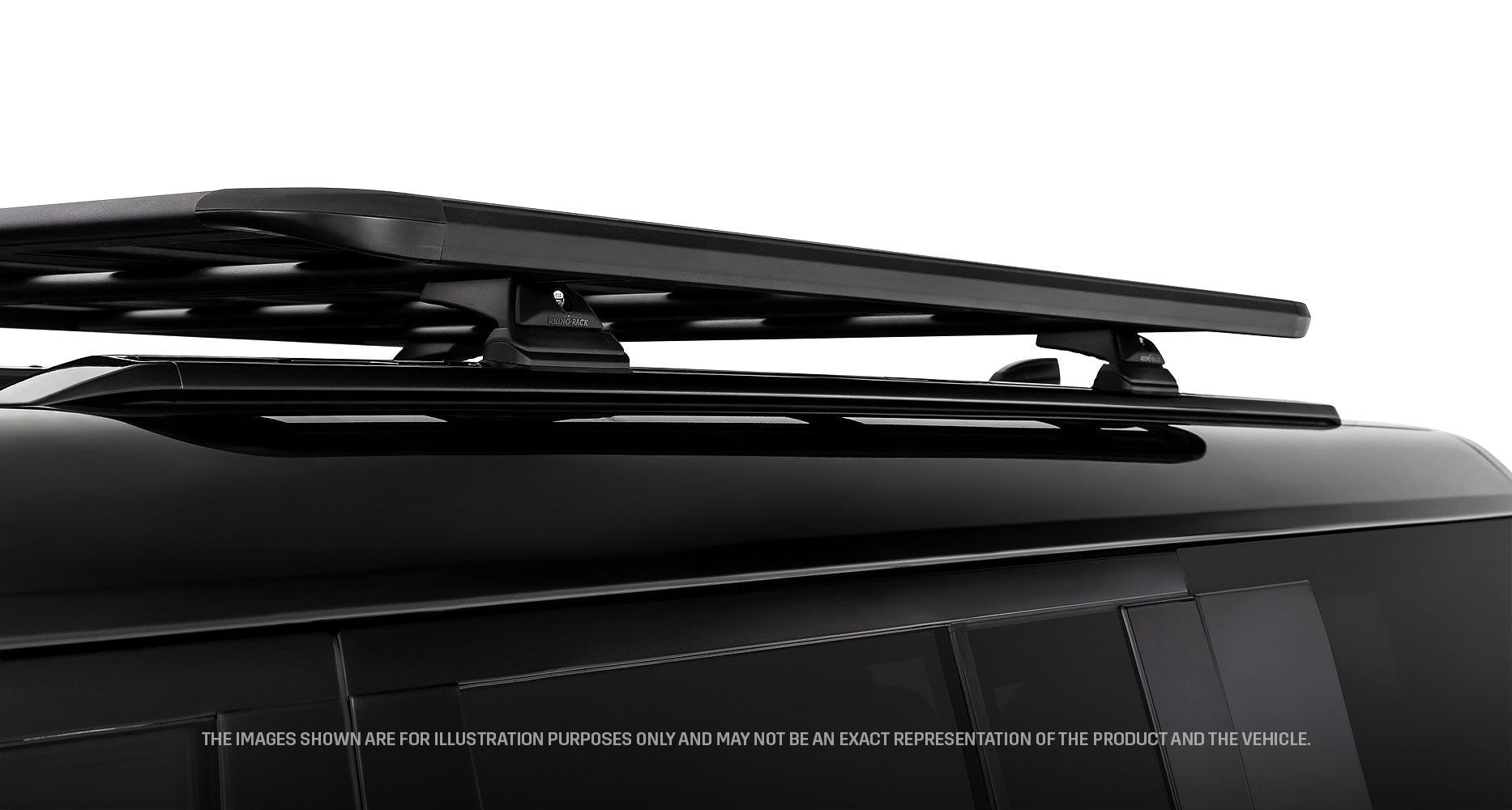 Galerie de toit Rhino-Rack Pioneer 6 pour Land Rover Defender II, 1500x1240mm, avec pieds RCL, montage sur véhicule tout-terrain.