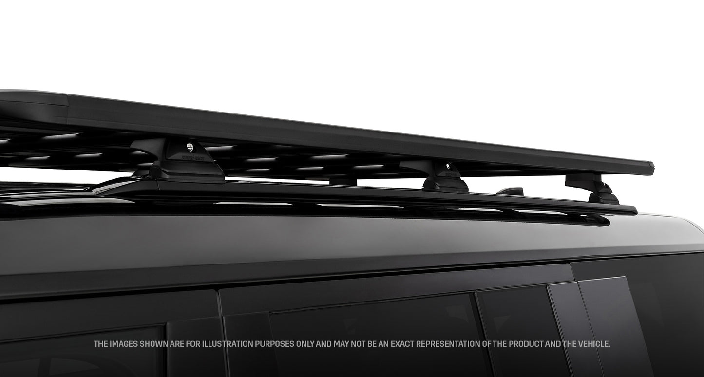 Galerie de toit Rhino-Rack Pioneer 6 pour Land Rover Defender II, 2100x1240mm avec pieds RCL, robuste et adaptée au véhicule.