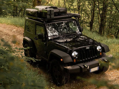 Galerie de toit Front Runner Slimline II pour Jeep JK 2 portes, extrême, 1762x1425 mm, robuste et légère, installation facile.