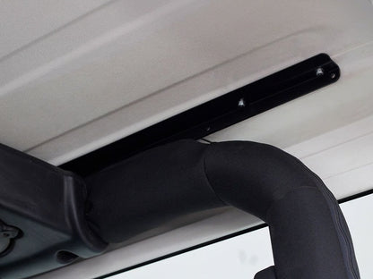 Galerie de toit Front Runner Slimline II pour Jeep JK 2 portes, dimensions 1762x1425 mm, solide et adaptée pour tout terrain.