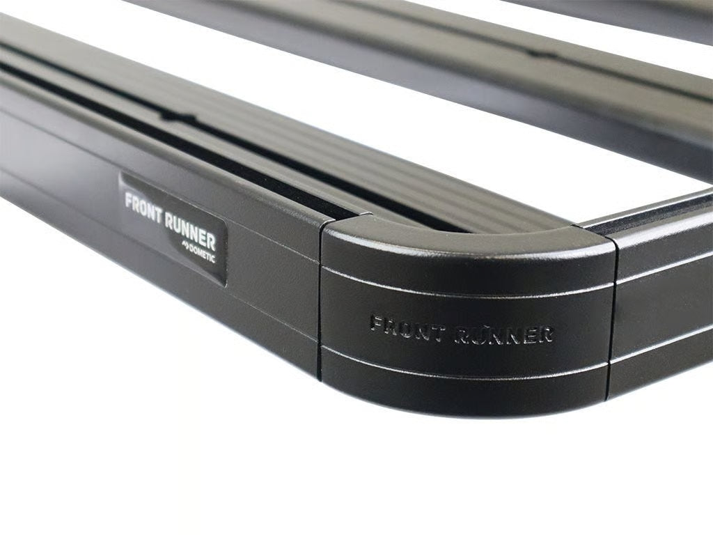 Galerie de toit Front Runner Slimline II pour Jeep JK 2 portes, extrême, 1762x1425 mm, fixation solide, design léger et robuste.